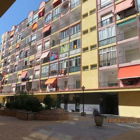 Cosy studio apartment in Torrevieja Exterior foto